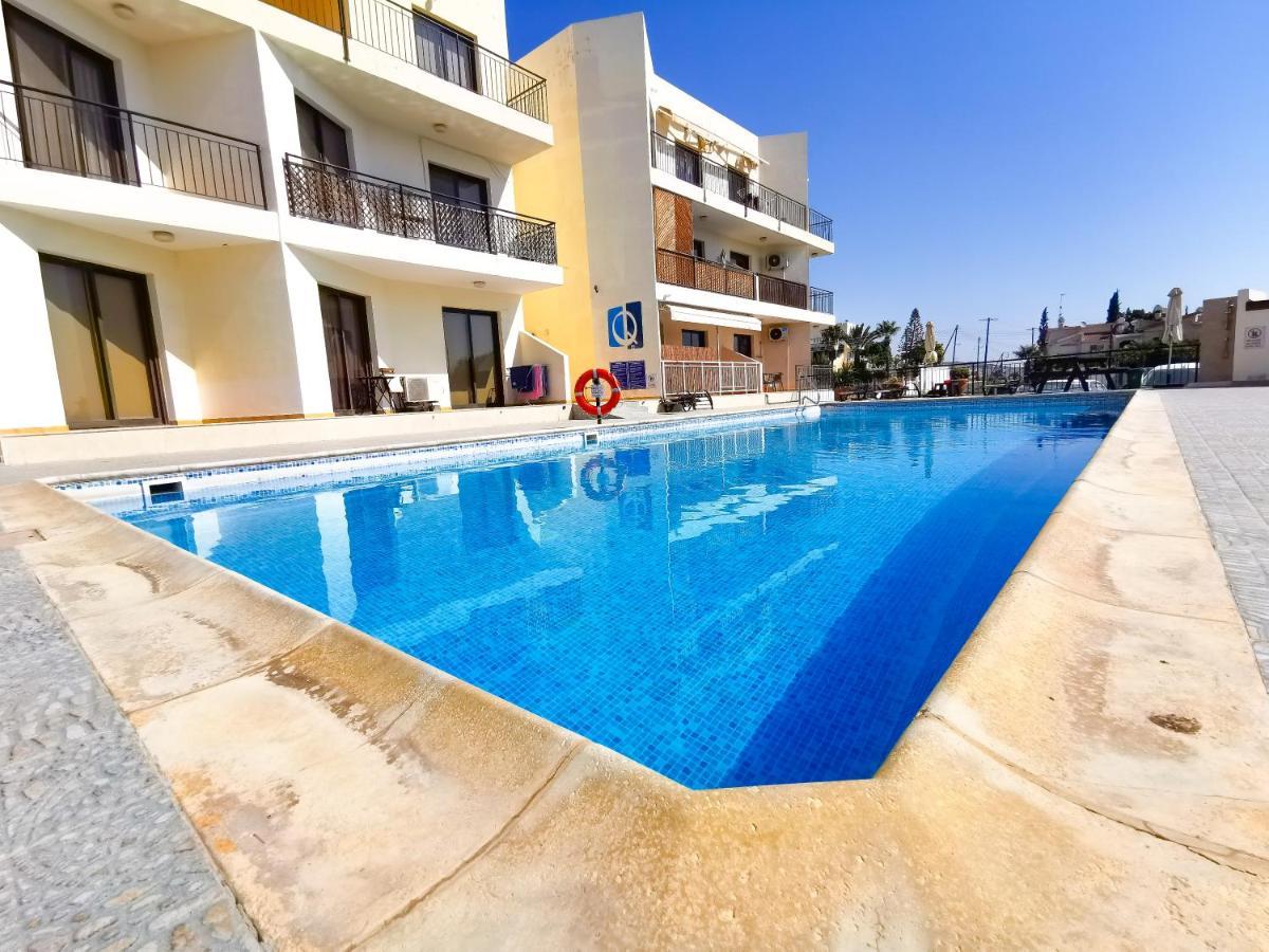 Sunny Pool Apartment Oroklini Exterior foto